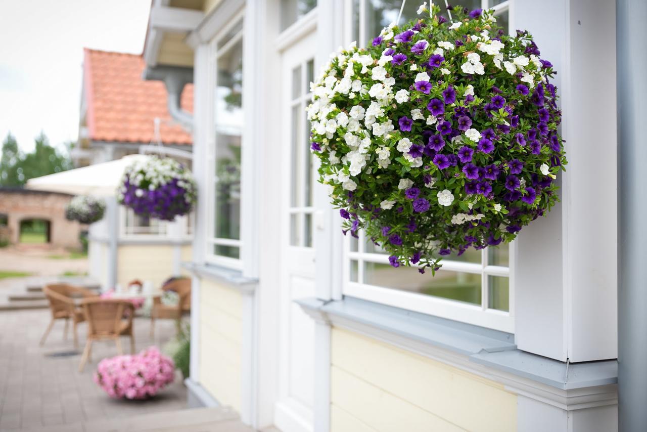 Ziedkalne Botique & Spa Hotel Berkenes Manor מראה חיצוני תמונה